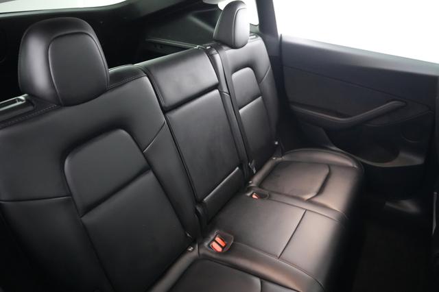 2025 Tesla Model Y — photo 4 of 23
