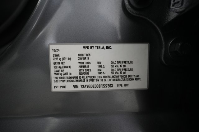 2025 Tesla Model Y — photo 21 of 23