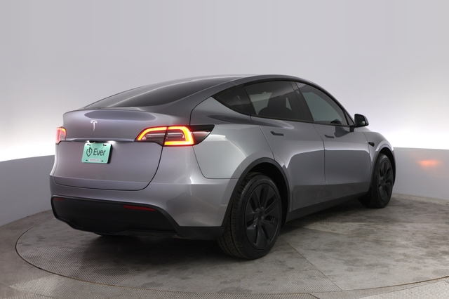2025 Tesla Model Y