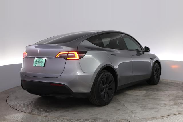 2025 Tesla Model Y — photo 2 of 23