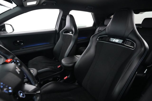 2025 Hyundai IONIQ 5 — photo 3 of 20