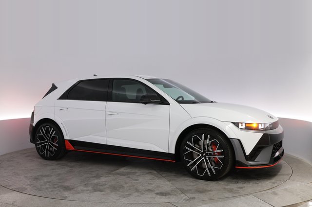 2025 Hyundai IONIQ 5 — photo 11 of 20