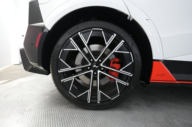 2025 Hyundai IONIQ 5 — photo 17 of 20