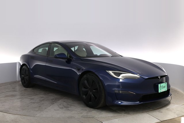 2022 Tesla Model S — photo 10 of 21