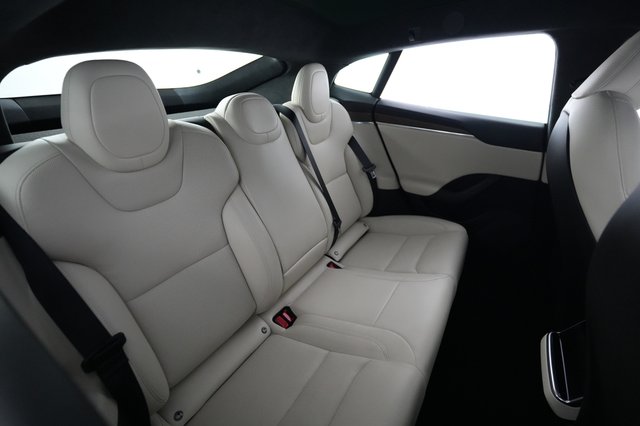 2022 Tesla Model S — photo 4 of 21