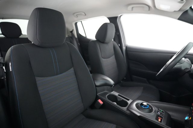 2022 Nissan LEAF — photo 18 of 20