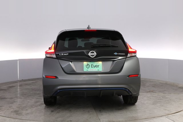 2022 Nissan LEAF — photo 12 of 20