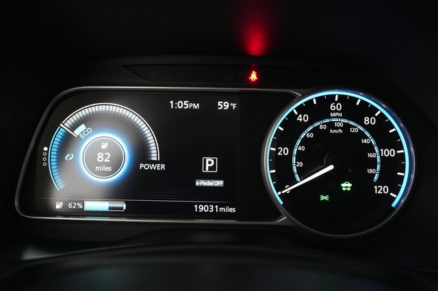 2022 Nissan LEAF — photo 5 of 20