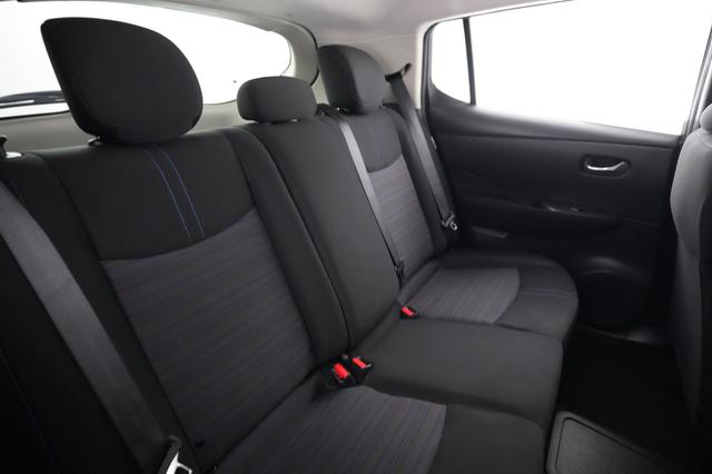 2022 Nissan LEAF — photo 4 of 20