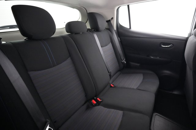 2022 Nissan LEAF — photo 4 of 20