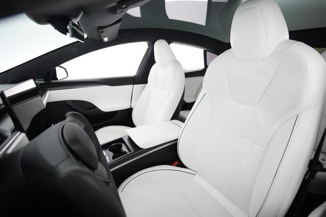2023 Tesla Model S — photo 3 of 21