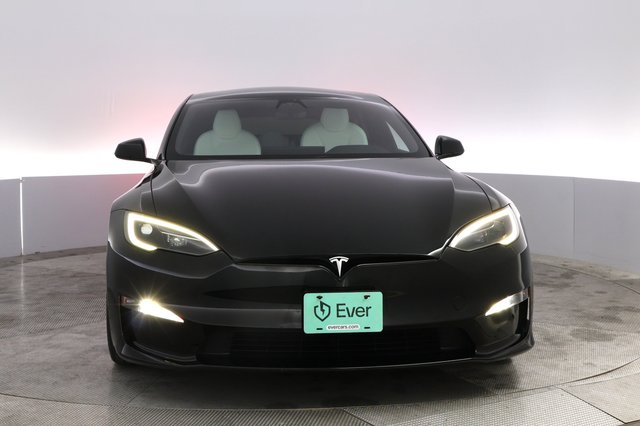 2023 Tesla Model S — photo 9 of 21
