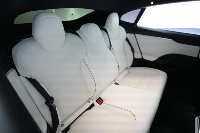 2023 Tesla Model S — photo 4 of 21