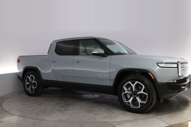 2023 Rivian R1T — photo 11 of 21