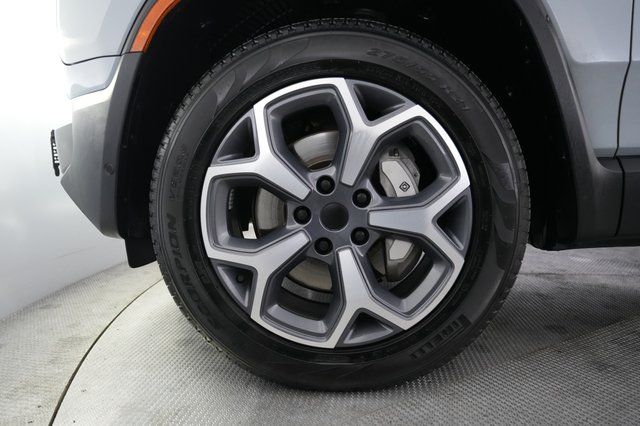 2023 Rivian R1T — photo 15 of 21