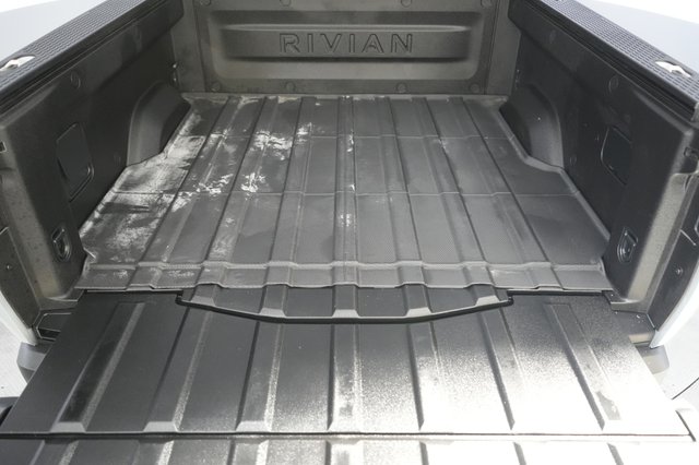 2023 Rivian R1T — photo 6 of 21