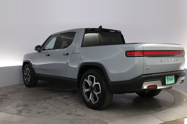 2023 Rivian R1T — photo 13 of 21