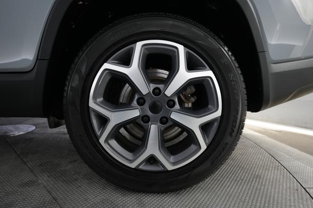 2023 Rivian R1T — photo 7 of 21