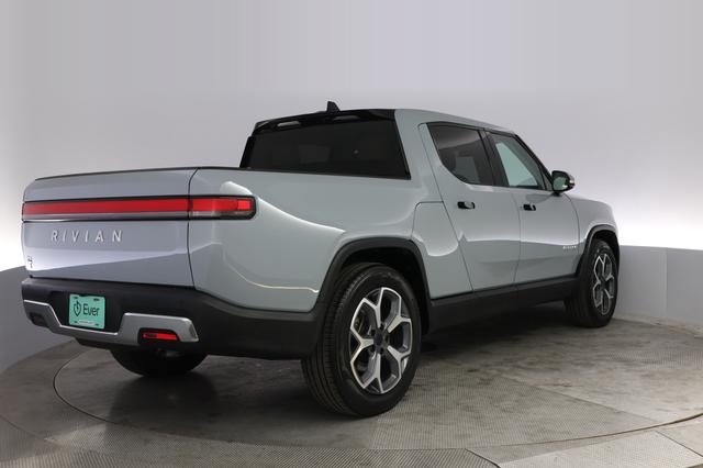 2023 Rivian R1T — photo 2 of 21