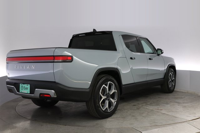 2023 Rivian R1T — photo 2 of 21