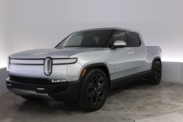 2023 Rivian R1T — VIN 7FCTGBAAXPN027046