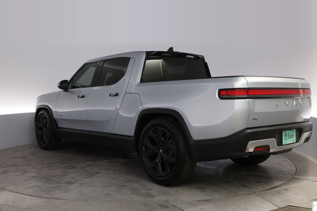 2023 Rivian R1T — photo 13 of 21
