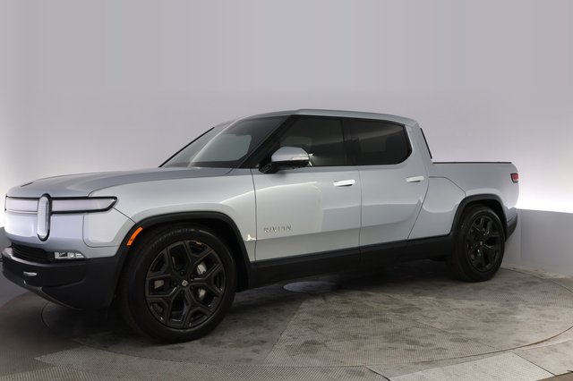 2023 Rivian R1T — photo 14 of 21