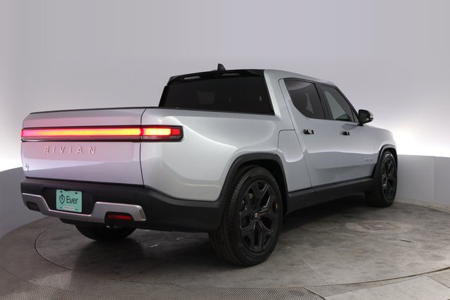 2023 Rivian R1T — photo 2 of 21