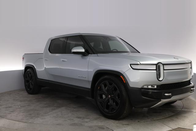 2023 Rivian R1T — photo 10 of 21