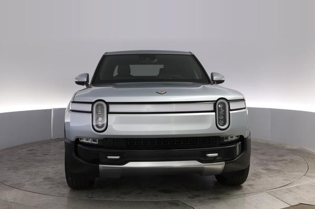 2023 Rivian R1T — photo 9 of 21