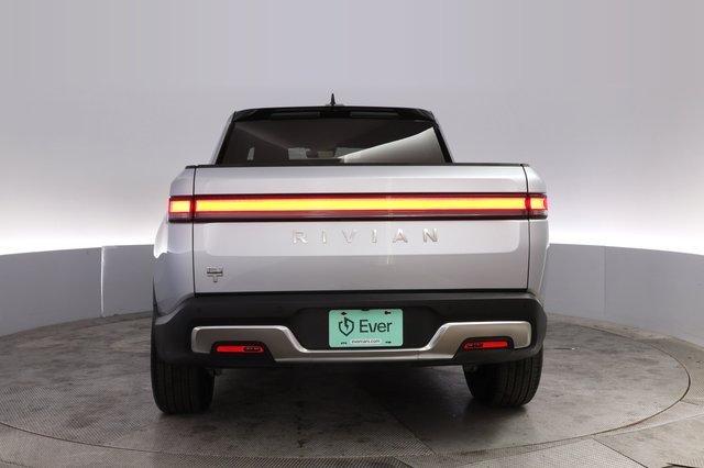 2023 Rivian R1T — photo 12 of 21