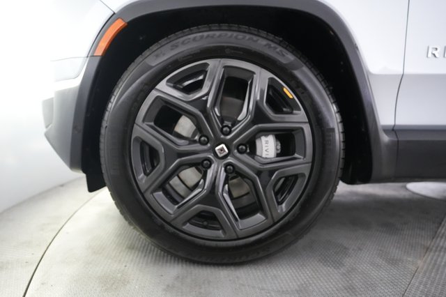 2023 Rivian R1T — photo 15 of 21