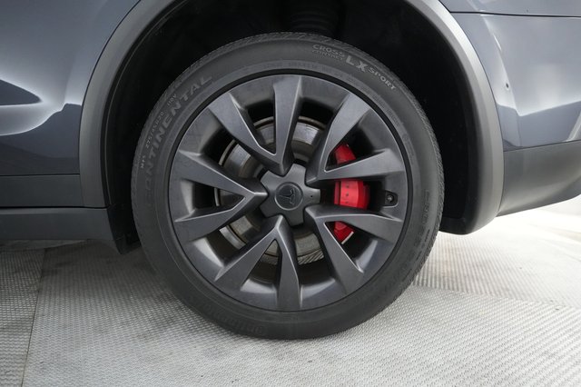2023 Tesla Model X — photo 7 of 23
