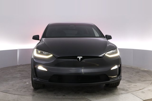 2023 Tesla Model X — photo 9 of 23