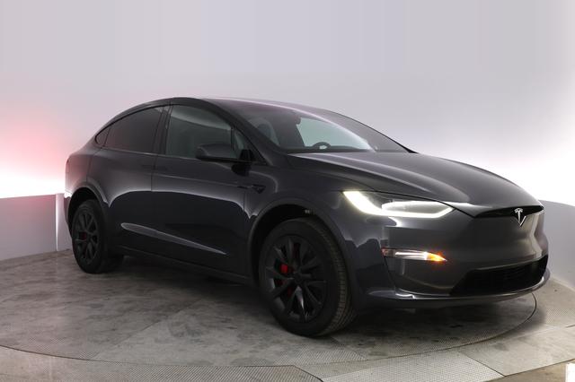 2023 Tesla Model X — photo 10 of 23