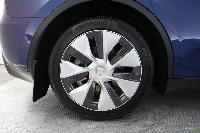 2023 Tesla Model Y — photo 17 of 23