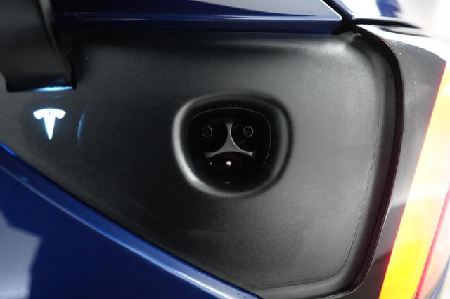 2023 Tesla Model Y — photo 8 of 23