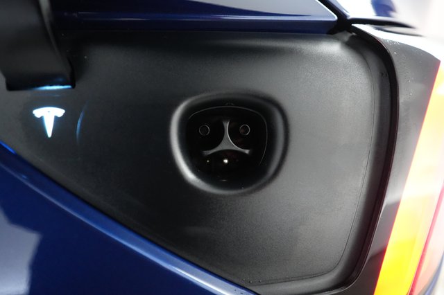 2023 Tesla Model Y — photo 8 of 23