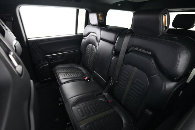 2024 Rivian R1S — photo 19 of 25