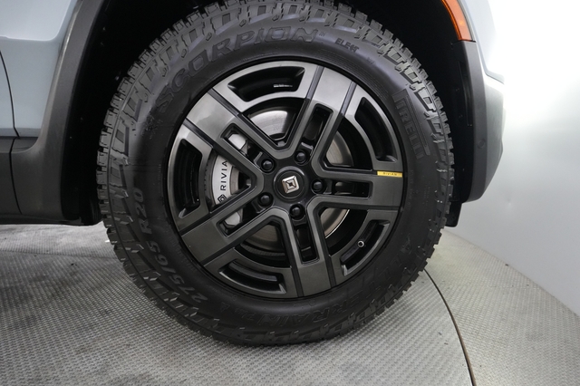 2024 Rivian R1S