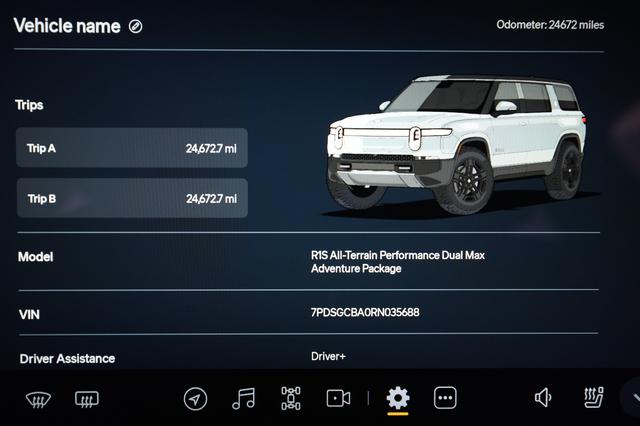 2024 Rivian R1S — photo 5 of 25