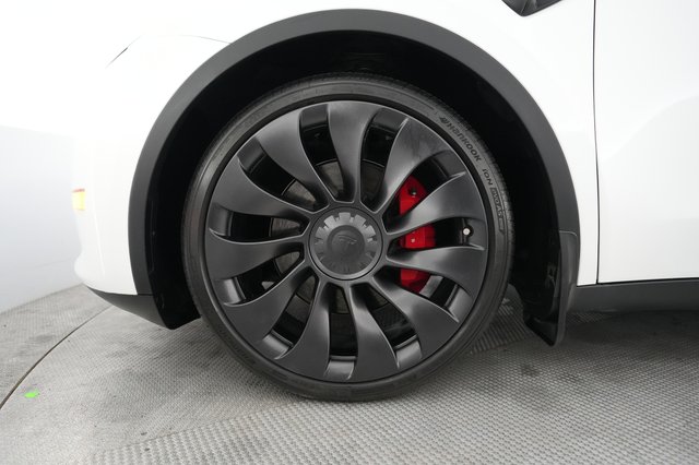 2024 Tesla Model Y — photo 15 of 22