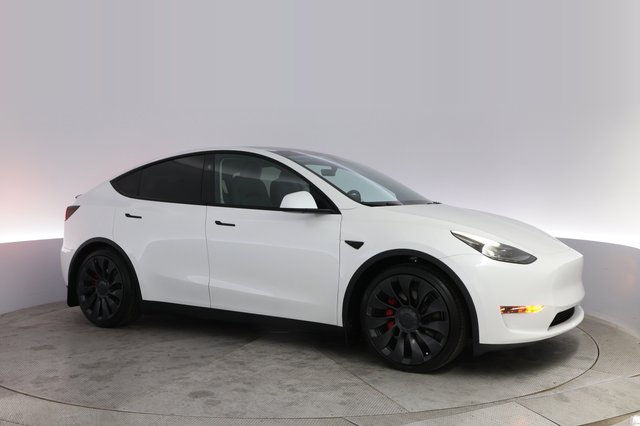 2024 Tesla Model Y — photo 11 of 22