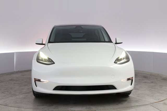 2024 Tesla Model Y — photo 9 of 22