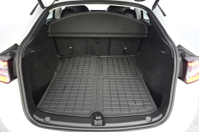2024 Tesla Model Y — photo 6 of 22