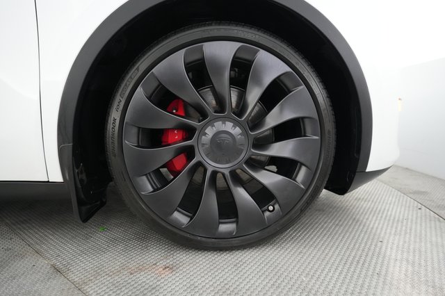 2024 Tesla Model Y — photo 16 of 22