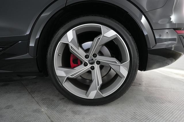 2024 Audi SQ8 e-tron — photo 7 of 22
