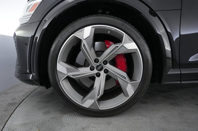 2024 Audi SQ8 e-tron — photo 15 of 22