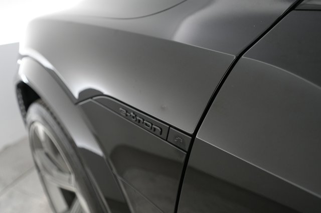 2024 Audi SQ8 e-tron — photo 21 of 22