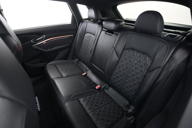 2024 Audi SQ8 e-tron — photo 19 of 22